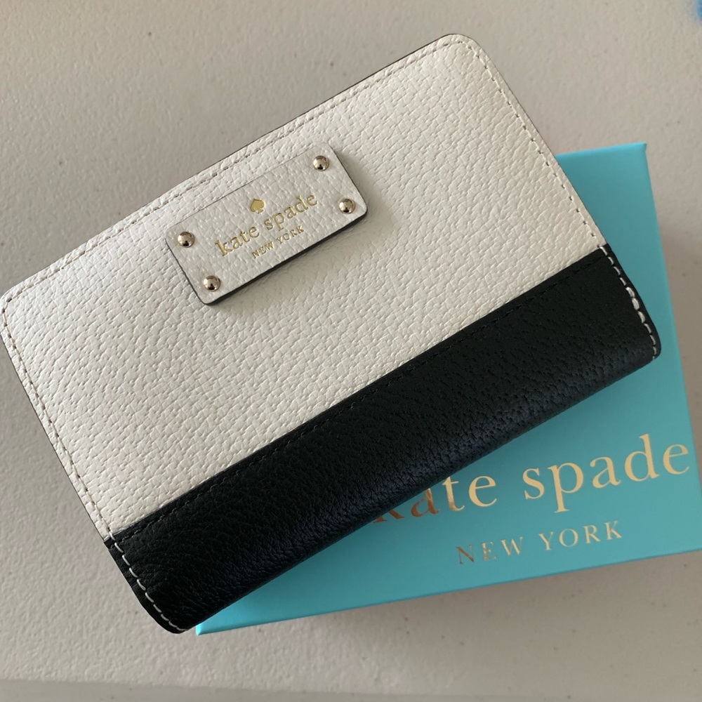Kate Spade wallet with box NWT